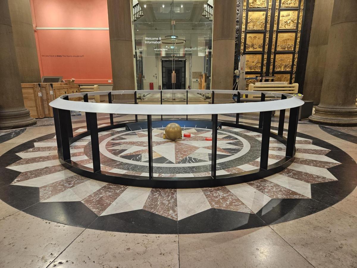 The Foucault pendulum, in the centre of the Harris museum