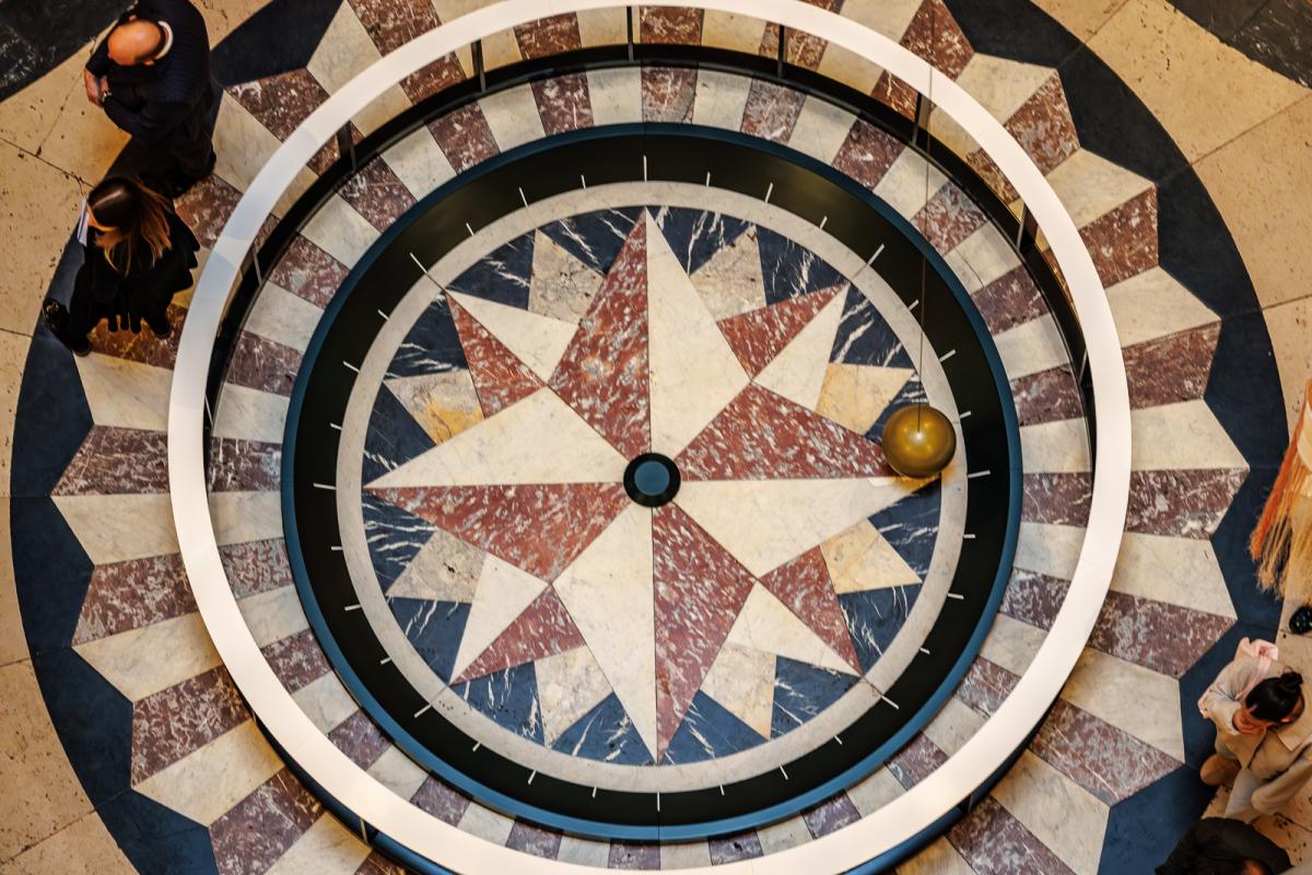The Foucault pendulum in the centre of the atrium