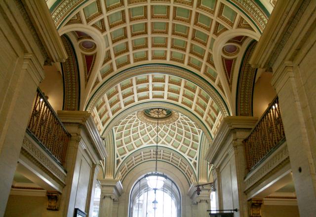 Image of a 1920s shopping arcade.