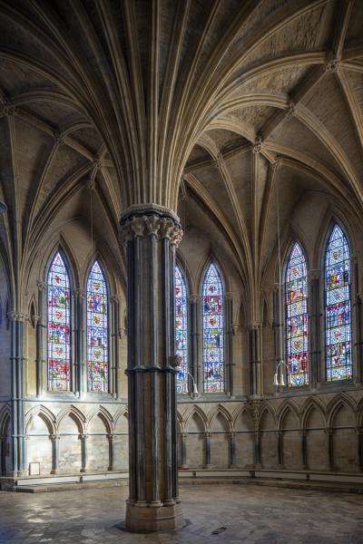 Interior photo of a cathedral 