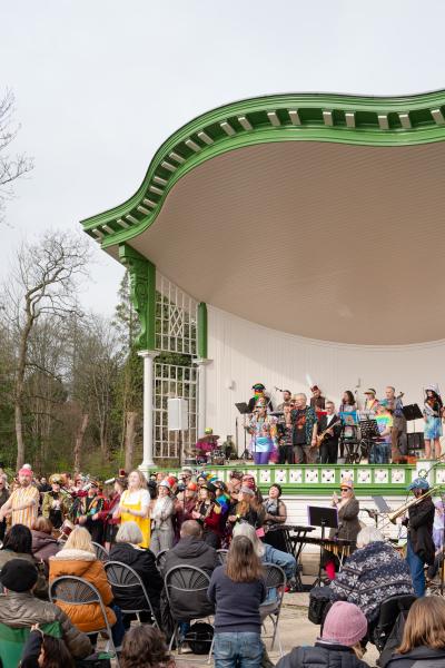 A shot of the bandstand in use. Image credits: Gavin Stewart.