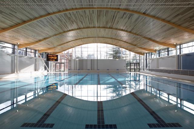 abingdon swimming pool, high curving ceiling